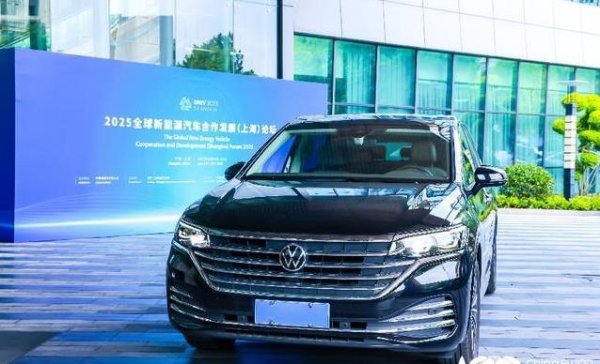 卢深策略 五米三MPV火爆上海，威然接送大佬，19.99万值吗？